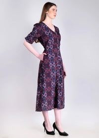 WOMEN'S DIGITAL IKAT PRINT RUCHED SLEEVES RAYON MIDI DRESS