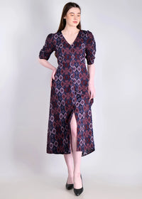 WOMEN'S DIGITAL IKAT PRINT RUCHED SLEEVES RAYON MIDI DRESS