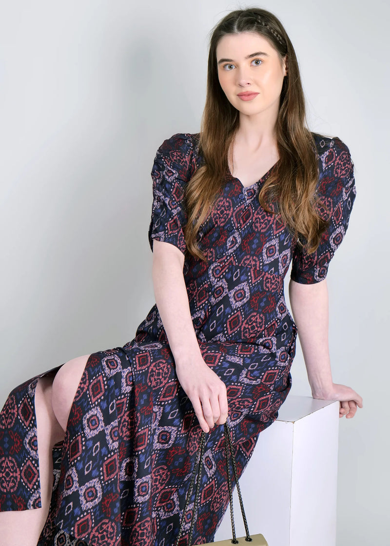 WOMEN'S DIGITAL IKAT PRINT RUCHED SLEEVES RAYON MIDI DRESS